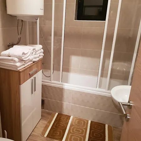 فندق Apartman Zlatna Ruza