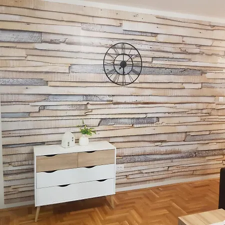 فندق Apartman Zlatna Ruza *