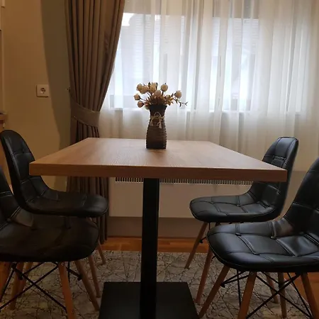 فندق Apartman Zlatna Ruza زلاتيبور