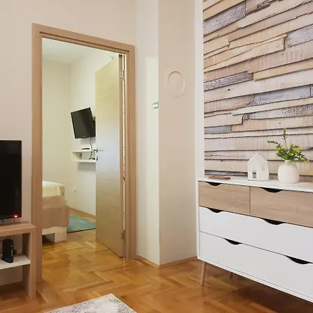 Apartman Zlatna Ruza *