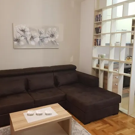 Apartman Zlatna Ruza * زلاتيبور