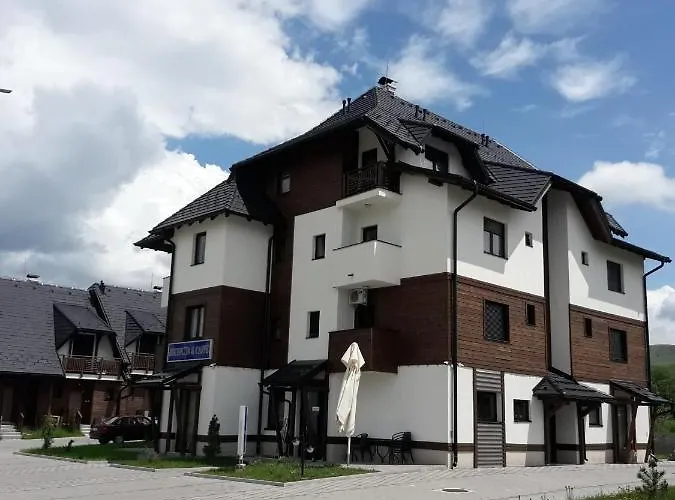 Apartman Zlatna Ruza ホテル ズラティボール