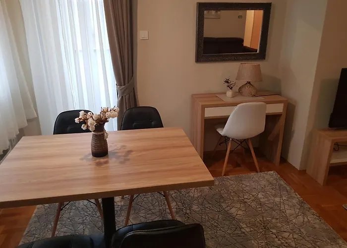 Apartman Zlatna Ruza ズラティボール